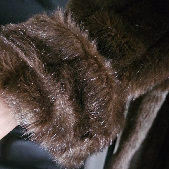 Dennis Basso Styish Faux Fur Mid Lenght Woman Coat Size 2X - Picture 2 of 7